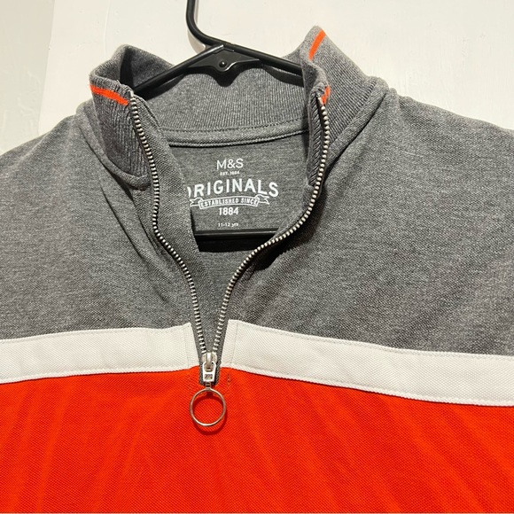 Kids M&S sweatshirt : Box 007: - Picture 2 of 7